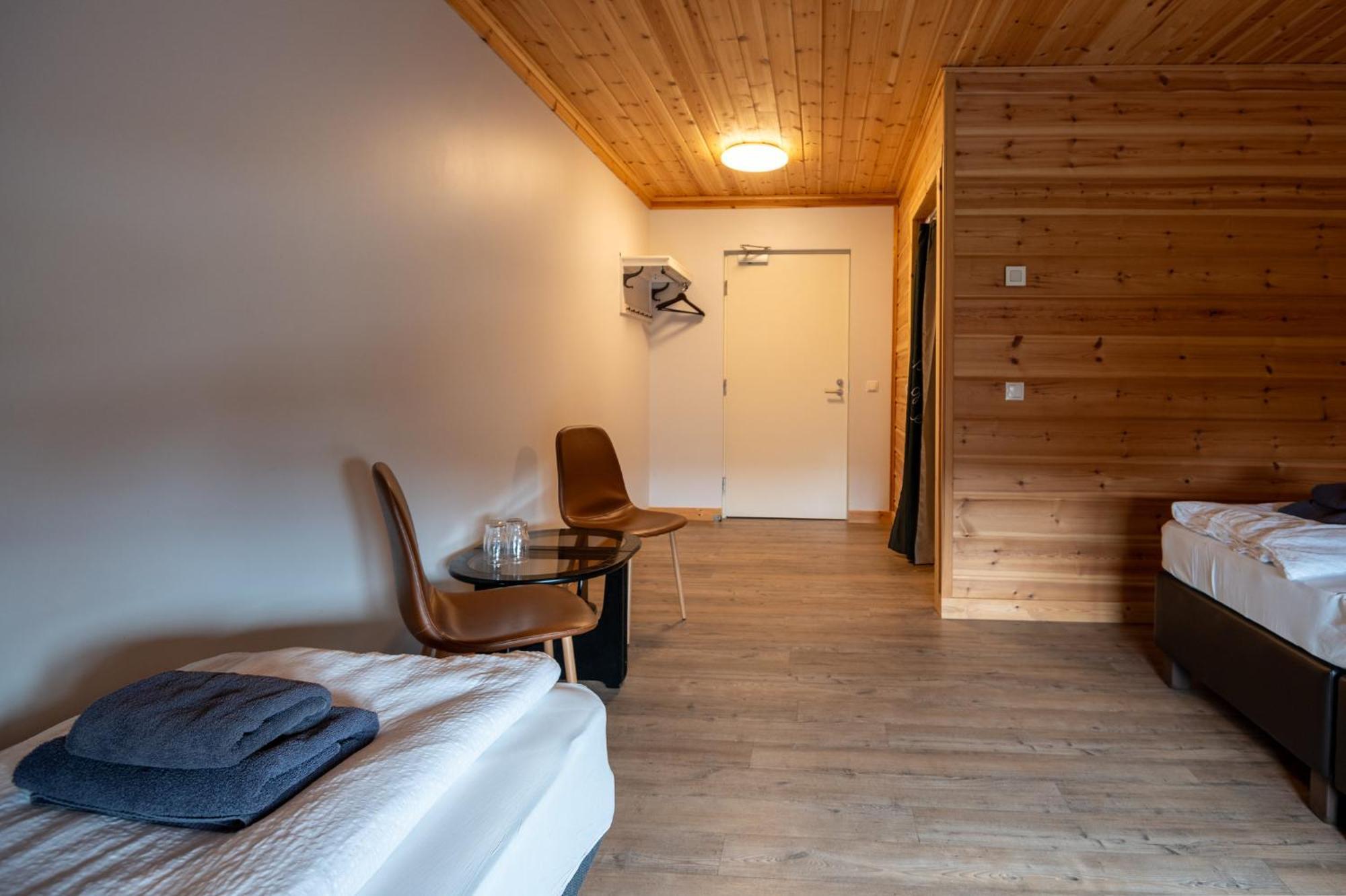 Gladheimar Guesthouse ブリョンドゥオース エクステリア 写真